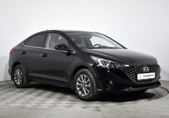 Подержанный автомобиль Hyundai Solaris Sedan 2022 года (3 фото)