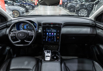Подержанный автомобиль Hyundai Tucson 2024 года (9 фото)