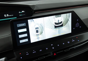 Подержанный автомобиль Changan UNI-K 2023 года (20 фото)