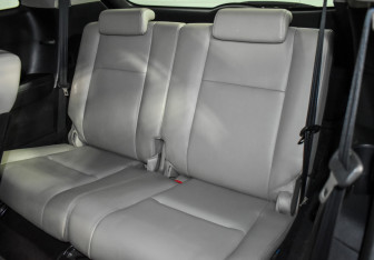 Подержанный автомобиль Mazda CX-9 2008 года (13 фото)
