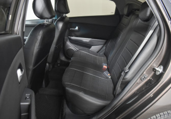 Подержанный автомобиль Kia Rio Sedan 2016 года (11 фото)