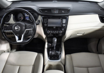 Подержанный автомобиль Nissan X-Trail 2019 года (14 фото)