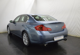 Подержанный автомобиль Infiniti G Sedan 2010 года (7 фото)