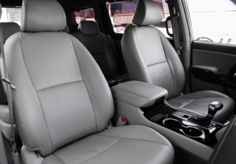 Подержанный автомобиль Kia Carnival 2020 года (25 фото)