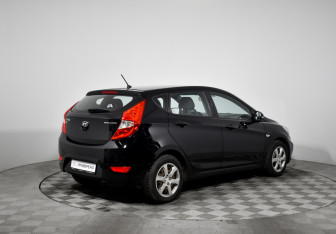 Подержанный автомобиль Hyundai Solaris Hatchback 2013 года (5 фото)