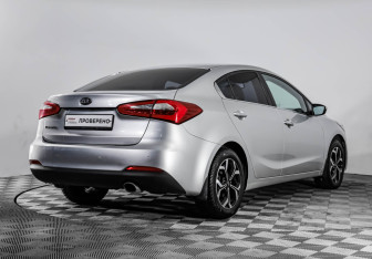 Подержанный автомобиль Kia Cerato Sedan 2014 года (5 фото)