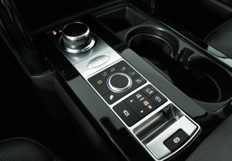 Подержанный автомобиль Land Rover Discovery 2017 года (24 фото)