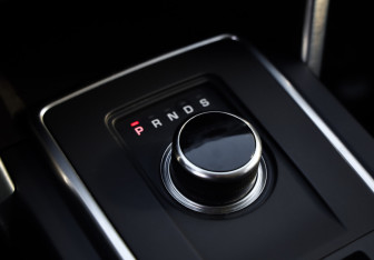 Подержанный автомобиль Land Rover Discovery Sport 2016 года (17 фото)