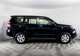 Подержанный автомобиль Toyota Land Cruiser Prado 2015 года (4 фото)