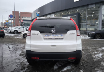 Подержанный автомобиль Honda CR-V 2014 года (5 фото)