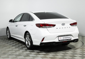 Подержанный автомобиль Hyundai Sonata 2019 года (7 фото)