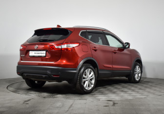 Подержанный автомобиль Nissan Qashqai 2017 года (5 фото)