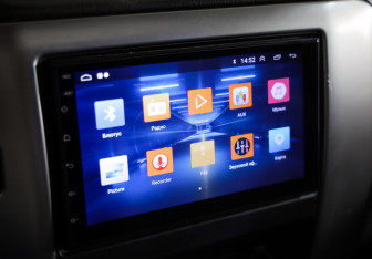 Подержанный автомобиль Nissan Patrol 2003 года (12 фото)