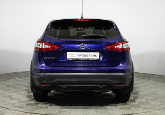 Подержанный автомобиль Nissan Qashqai 2014 года (6 фото)