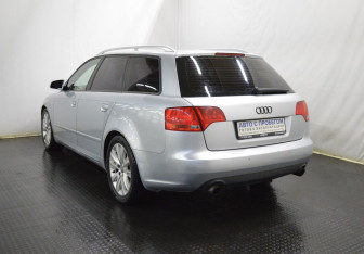 Подержанный автомобиль Audi A4 Sedan 2007 года (7 фото)