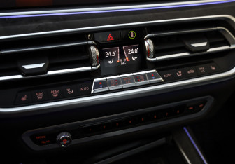 Подержанный автомобиль BMW X7 2019 года (20 фото)