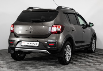 Подержанный автомобиль Renault Sandero 2019 года (5 фото)