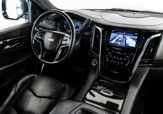 Подержанный автомобиль Cadillac Escalade Suv 2016 года (17 фото)