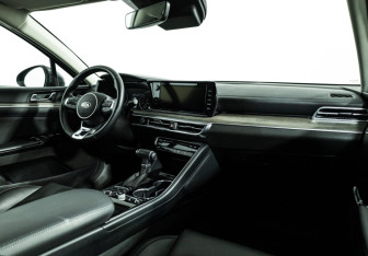 Подержанный автомобиль Kia K5 2021 года (9 фото)