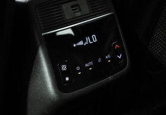 Подержанный автомобиль Exeed VX 2023 года (26 фото)