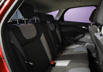 Подержанный автомобиль Ford Focus Hatchback 2013 года (13 фото)