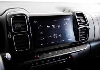 Подержанный автомобиль Citroen C5 Aircross 2020 года (12 фото)