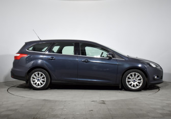Подержанный автомобиль Ford Focus Wagon 2013 года (4 фото)