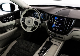Подержанный автомобиль Volvo XC60 2021 года (15 фото)