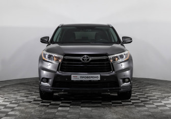 Подержанный автомобиль Toyota Highlander 2014 года (2 фото)