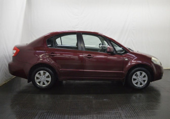 Подержанный автомобиль Suzuki SX4 Sedan 2007 года (4 фото)