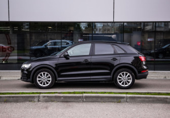Подержанный автомобиль Audi Q3 2015 года (9 фото)