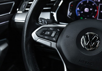 Подержанный автомобиль Volkswagen Passat Wagon 2019 года (32 фото)