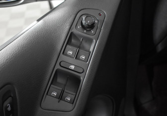 Подержанный автомобиль Volkswagen Tiguan 2015 года (10 фото)