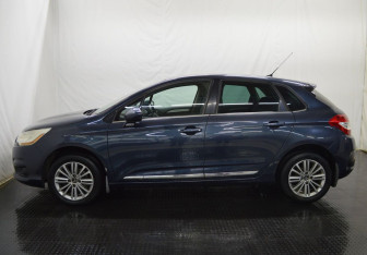 Подержанный автомобиль Citroen C4 Hatchback 2012 года (8 фото)