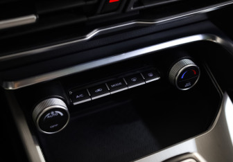 Подержанный автомобиль Geely Coolray 2020 года (21 фото)