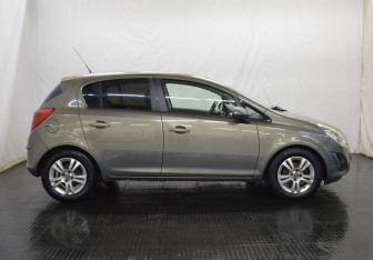Подержанный автомобиль Opel Corsa 2013 года (4 фото)