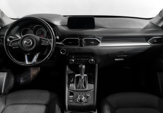 Подержанный автомобиль Mazda CX-5 2018 года (13 фото)