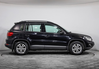 Подержанный автомобиль Volkswagen Tiguan 2011 года (4 фото)