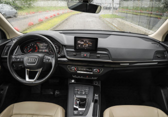 Подержанный автомобиль Audi Q5 2018 года (11 фото)