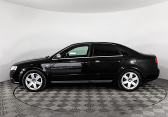 Подержанный автомобиль Audi S4 Sedan 2005 года (10 фото)