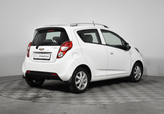 Подержанный автомобиль Chevrolet Spark 2022 года (5 фото)