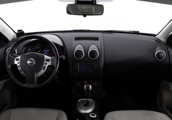Подержанный автомобиль Nissan Qashqai 2011 года (10 фото)