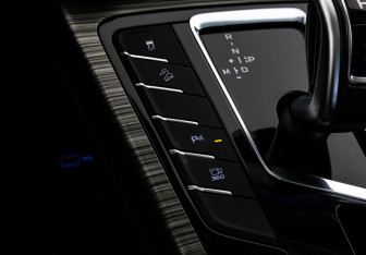 Подержанный автомобиль Geely Atlas Pro 2024 года (17 фото)