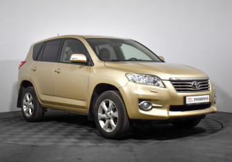 Подержанный автомобиль Toyota RAV4 2011 года (3 фото)