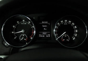 Подержанный автомобиль Skoda Yeti 2010 года (12 фото)