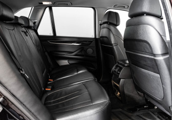 Подержанный автомобиль BMW X5 2016 года (25 фото)