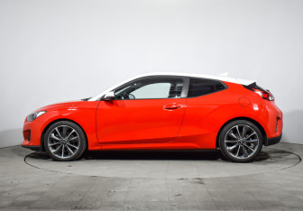 Подержанный автомобиль Hyundai Veloster 2018 года (8 фото)