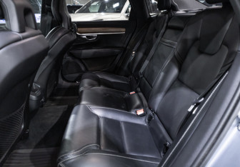 Подержанный автомобиль Volvo S90 2017 года (22 фото)