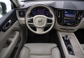 Подержанный автомобиль Volvo XC60 2021 года (11 фото)