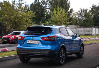 Подержанный автомобиль Nissan Qashqai 2019 года (6 фото)